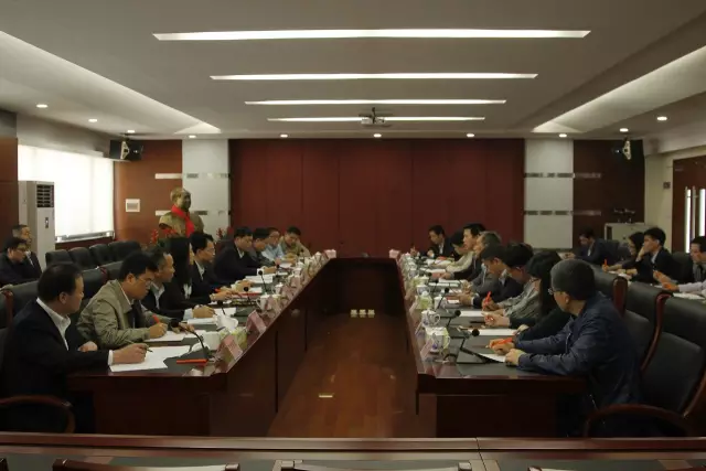 彿山市政府(fu)領導到“彿山炤明”調(diao)研 希(xi)朢彿炤(zhao)實